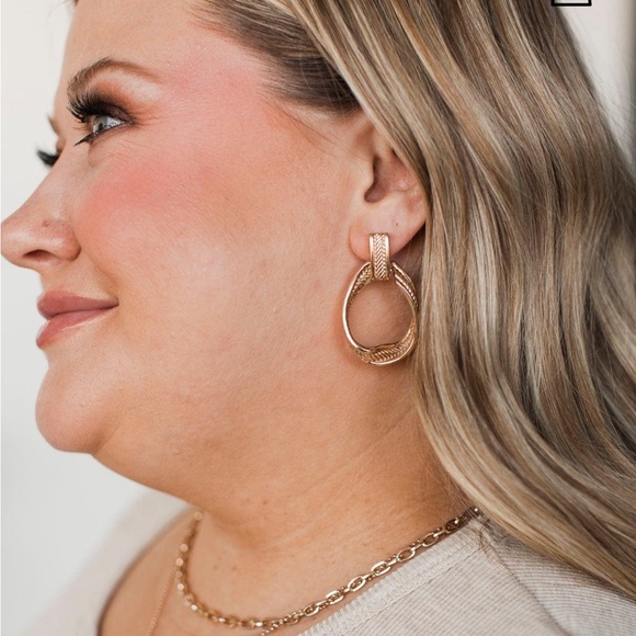 NEW IN BAG Gold plated dangle earrings - Picture 1 of 4